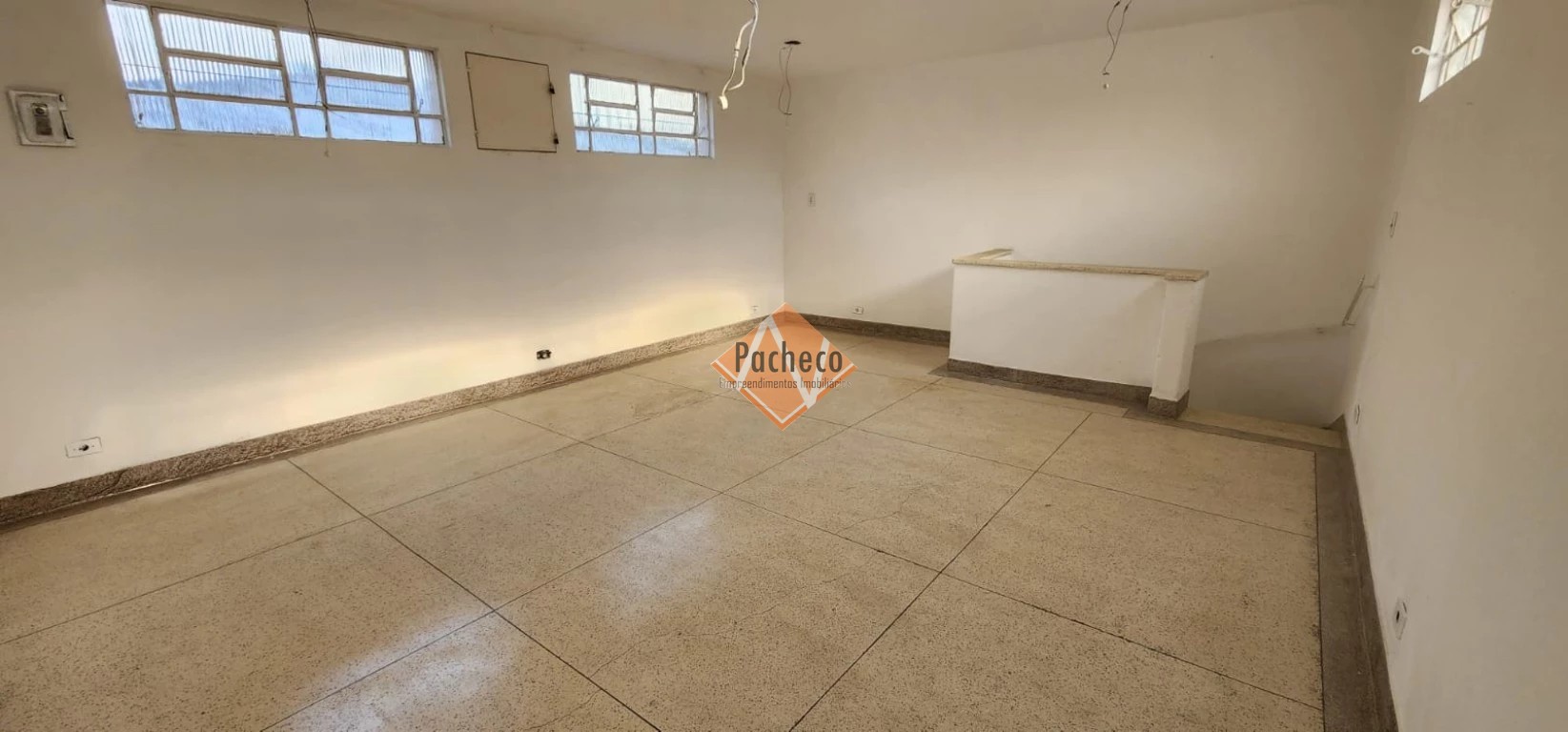 Loja-Salão para alugar com 3 quartos, 243m² - Foto 9