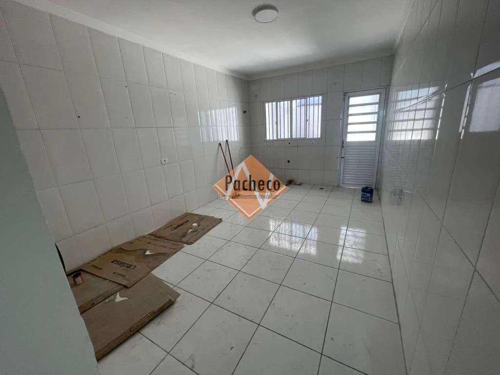 Sobrado à venda com 3 quartos, 150m² - Foto 4