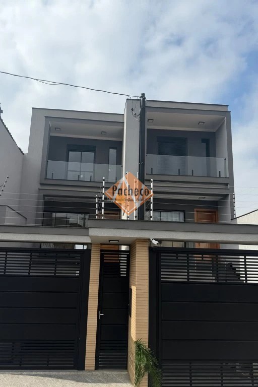 Sobrado, 3 quartos, 240 m² - Foto 1