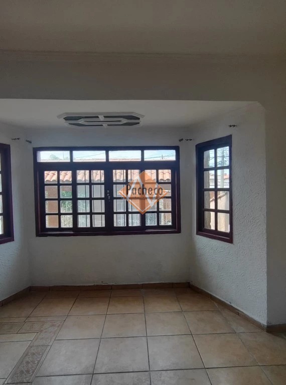 Sobrado, 3 quartos, 298 m² - Foto 2