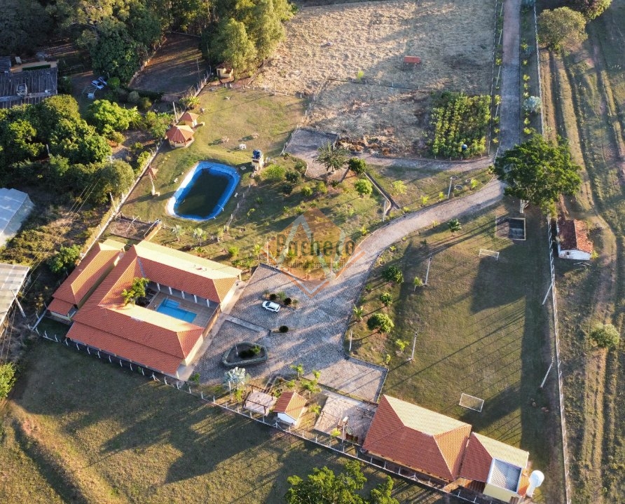 Fazenda à venda com 8 quartos, 300m² - Foto 2