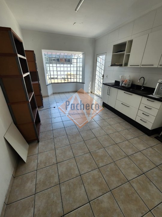 Sobrado à venda e aluguel com 4 quartos, 200m² - Foto 13