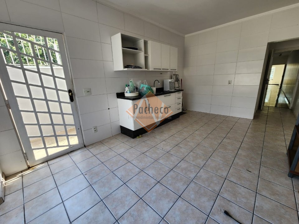 Sobrado à venda e aluguel com 4 quartos, 200m² - Foto 11