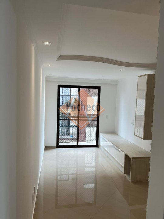 Apartamento à venda com 3 quartos, 70m² - Foto 2