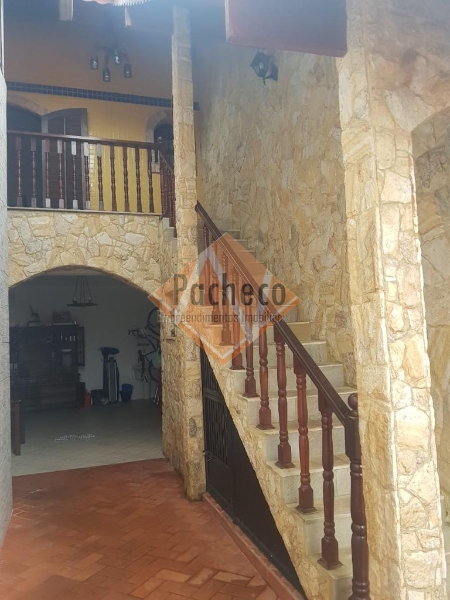 Sobrado à venda com 4 quartos, 260m² - Foto 2