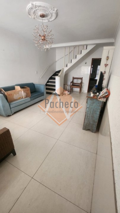 Sobrado à venda com 3 quartos, 94m² - Foto 1