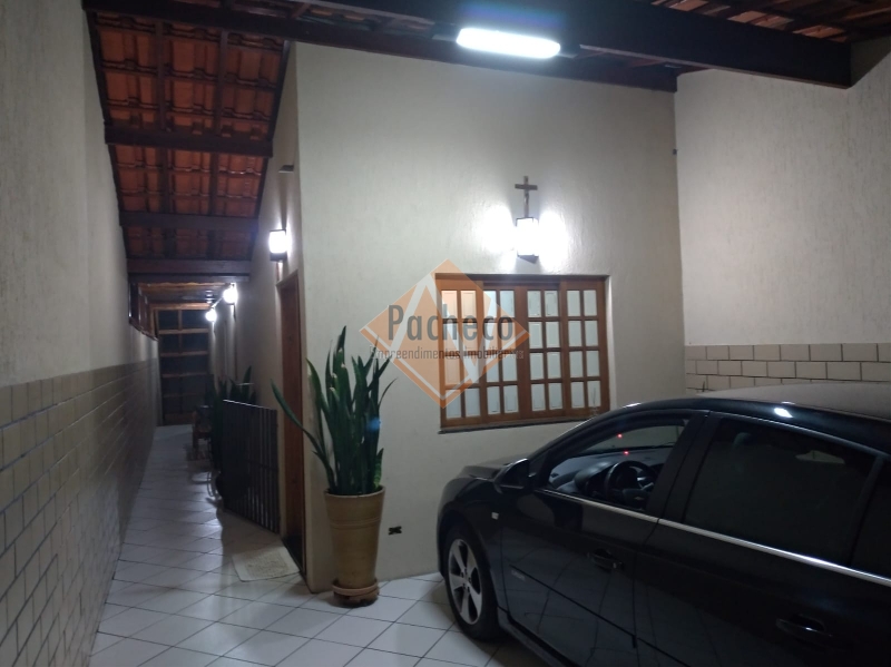 Sobrado à venda com 3 quartos, 150m² - Foto 1