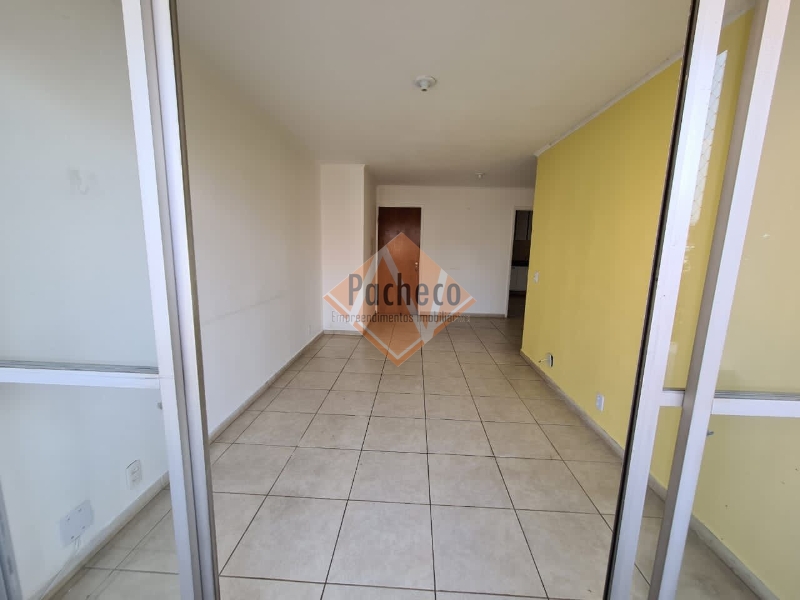 Apartamento à venda com 3 quartos, 84m² - Foto 4