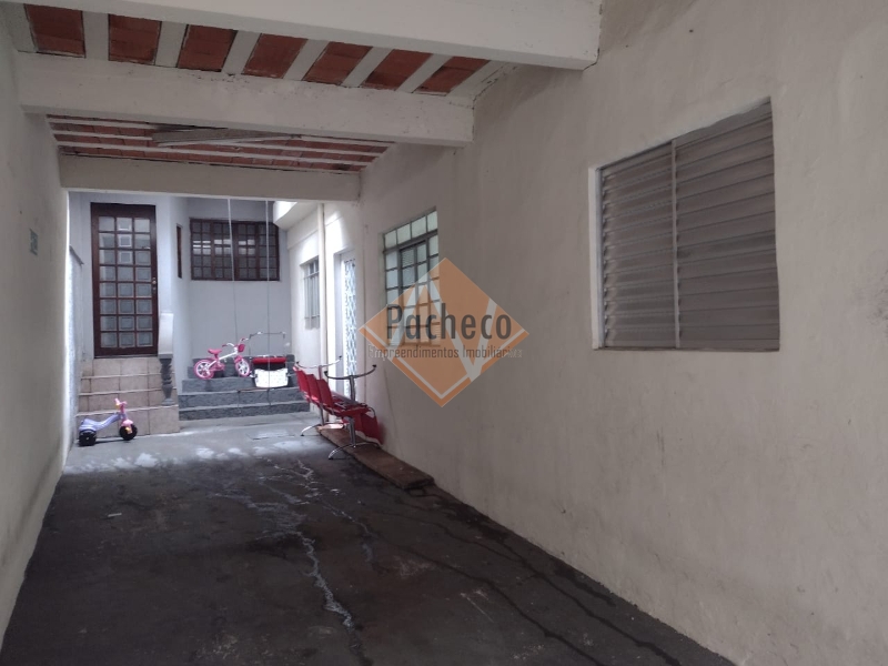 Sobrado à venda com 5 quartos, 140m² - Foto 2