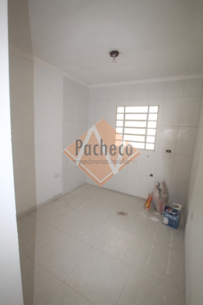 Sobrado à venda com 4 quartos, 200m² - Foto 3