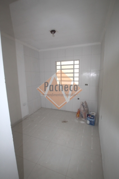 Sobrado à venda com 4 quartos, 200m² - Foto 2