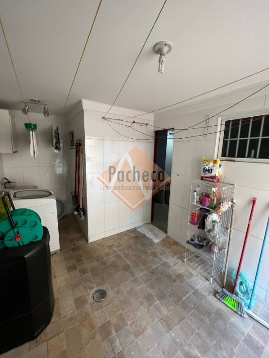 Casa à venda com 4 quartos, 400m² - Foto 35