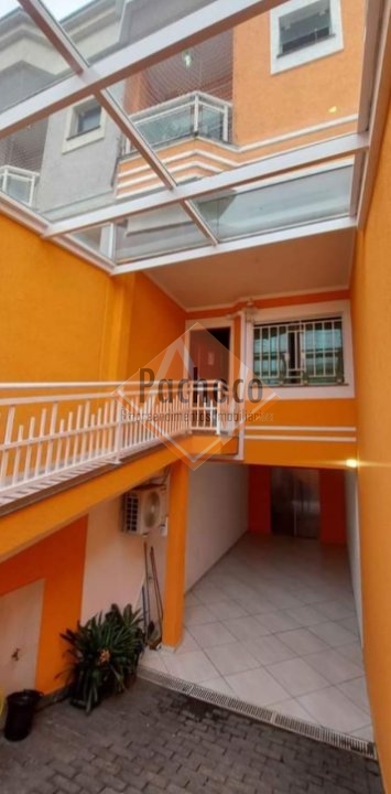 Sobrado à venda com 3 quartos, 150m² - Foto 1