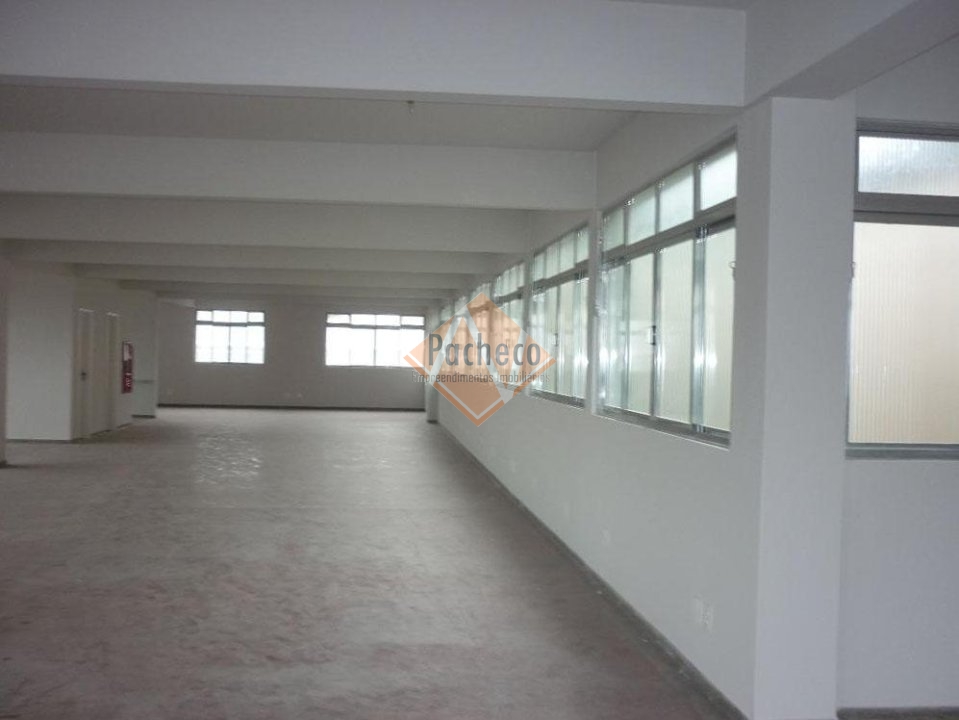 Prédio Inteiro para alugar, 900m² - Foto 1