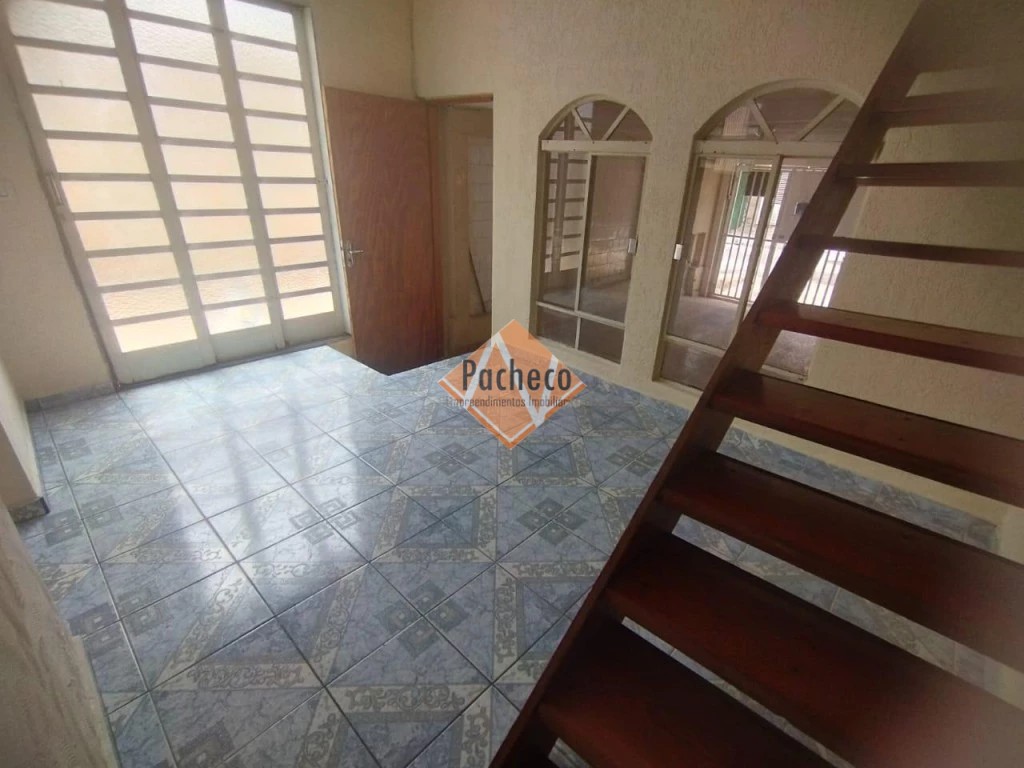 Casa, 6 quartos, 220 m² - Foto 3