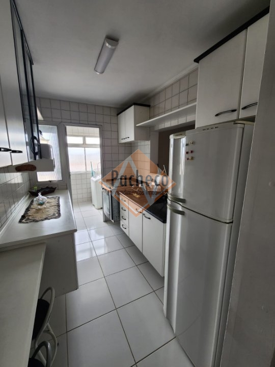 Apartamento à venda com 2 quartos, 60m² - Foto 11