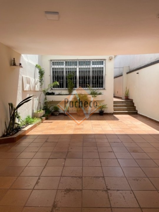 Casa à venda com 3 quartos, 180m² - Foto 1