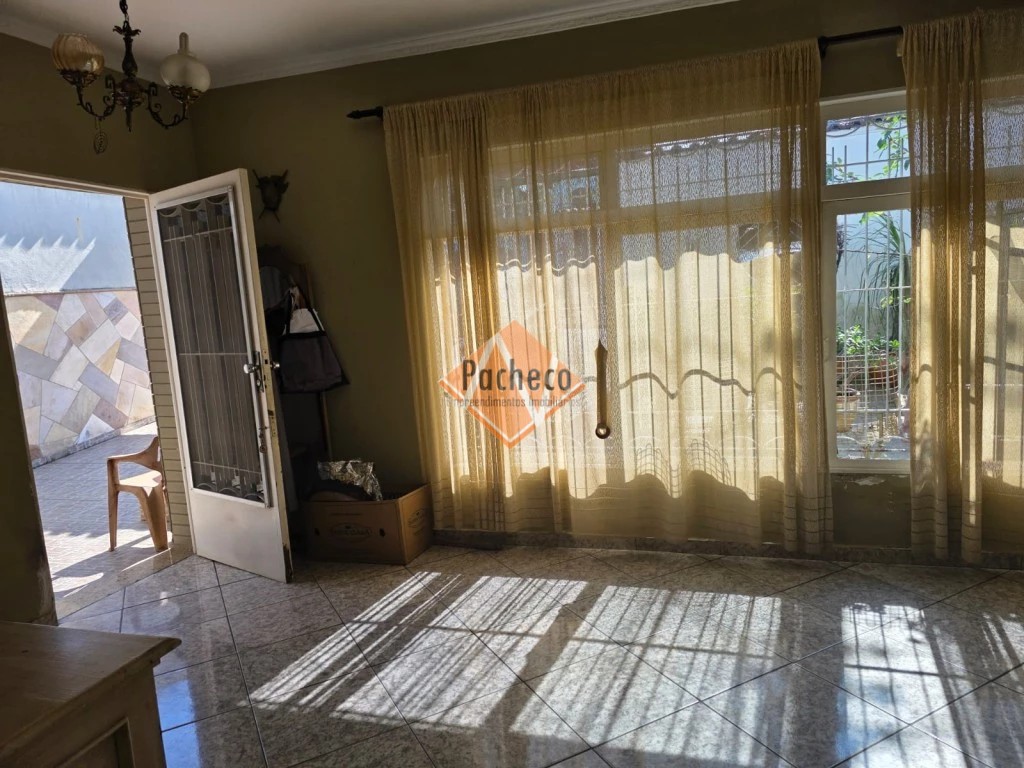 Casa, 4 quartos, 234 m² - Foto 2
