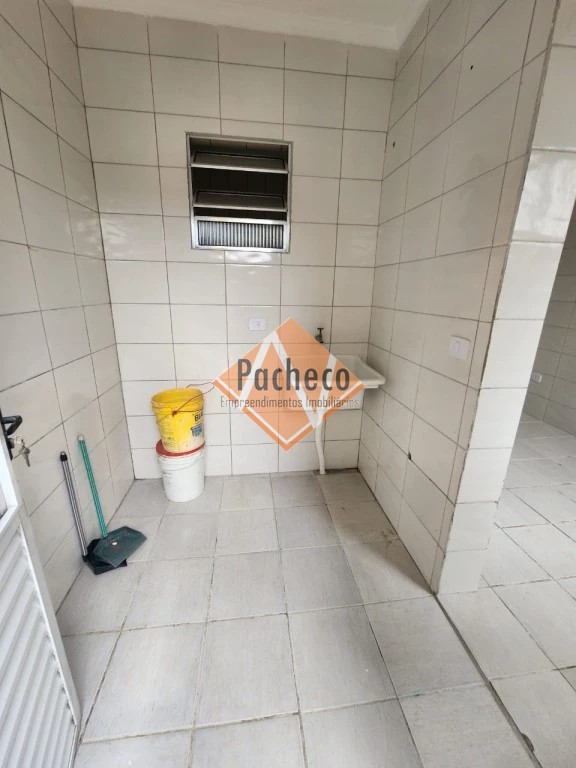 Casa à venda com 6 quartos, 400m² - Foto 4