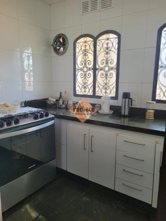 Casa, 5 quartos, 270 m² - Foto 4