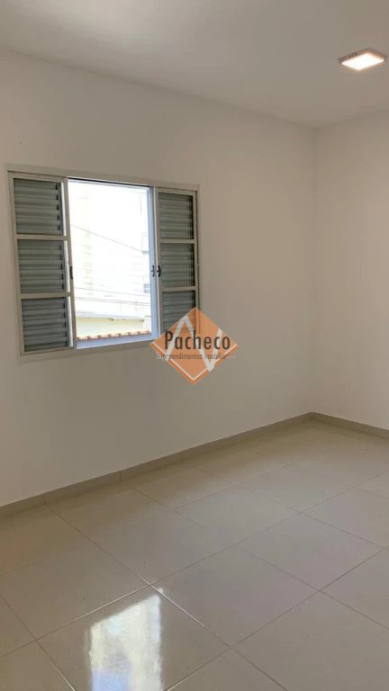 Casa à venda e aluguel com 3 quartos, 111m² - Foto 8