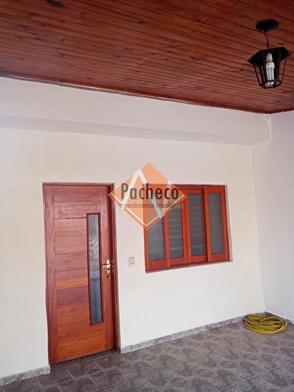 Casa à venda com 2 quartos, 100m² - Foto 2