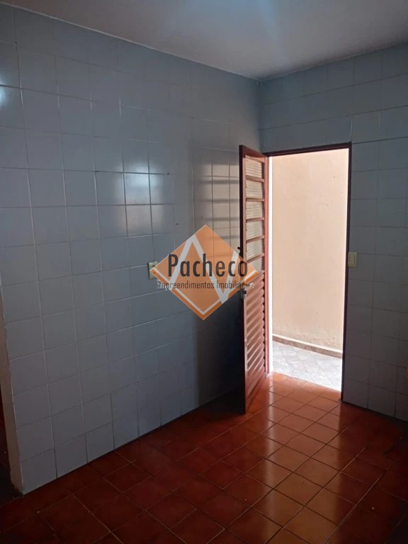 Casa à venda com 2 quartos, 100m² - Foto 10