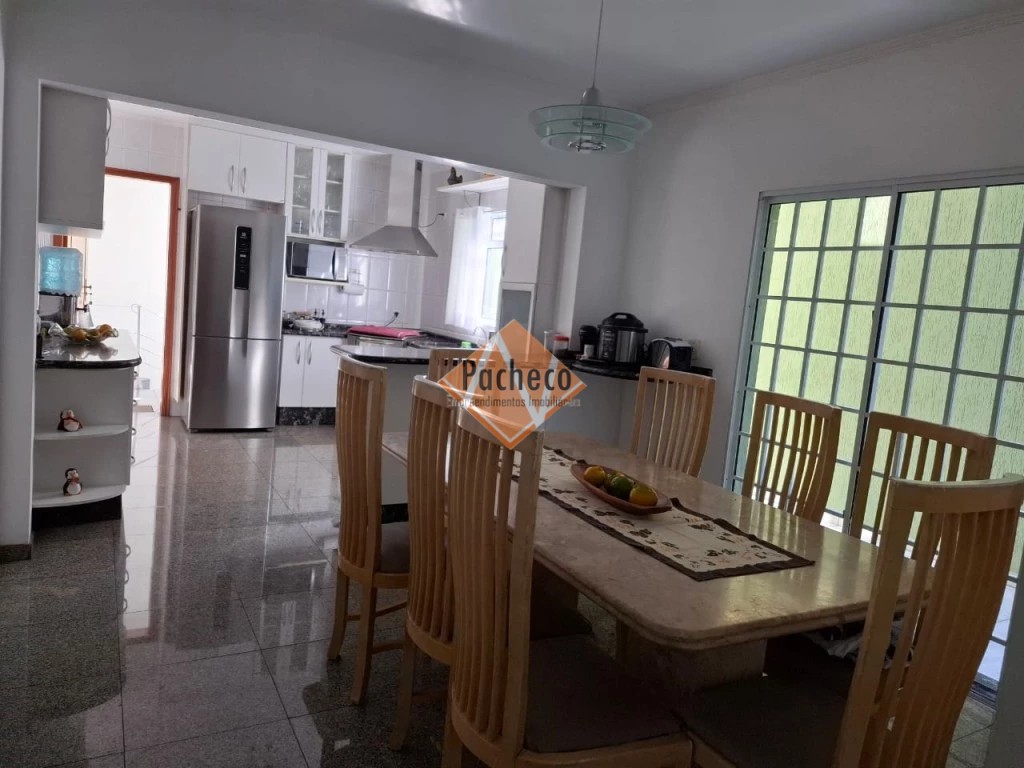 Sobrado, 3 quartos, 216 m² - Foto 3