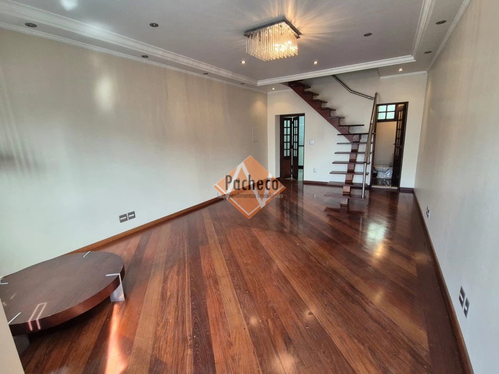 Sobrado, 3 quartos, 303 m² - Foto 2