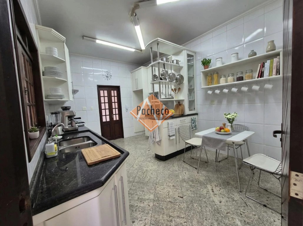 Sobrado, 3 quartos, 303 m² - Foto 4