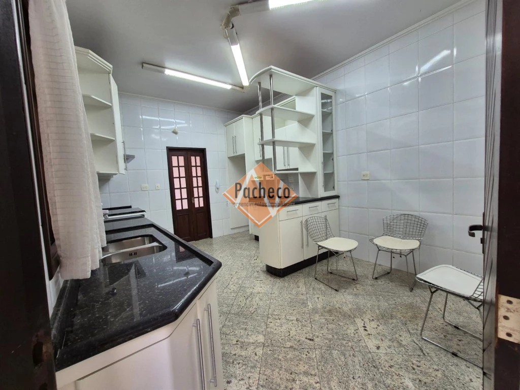 Sobrado, 3 quartos, 303 m² - Foto 6