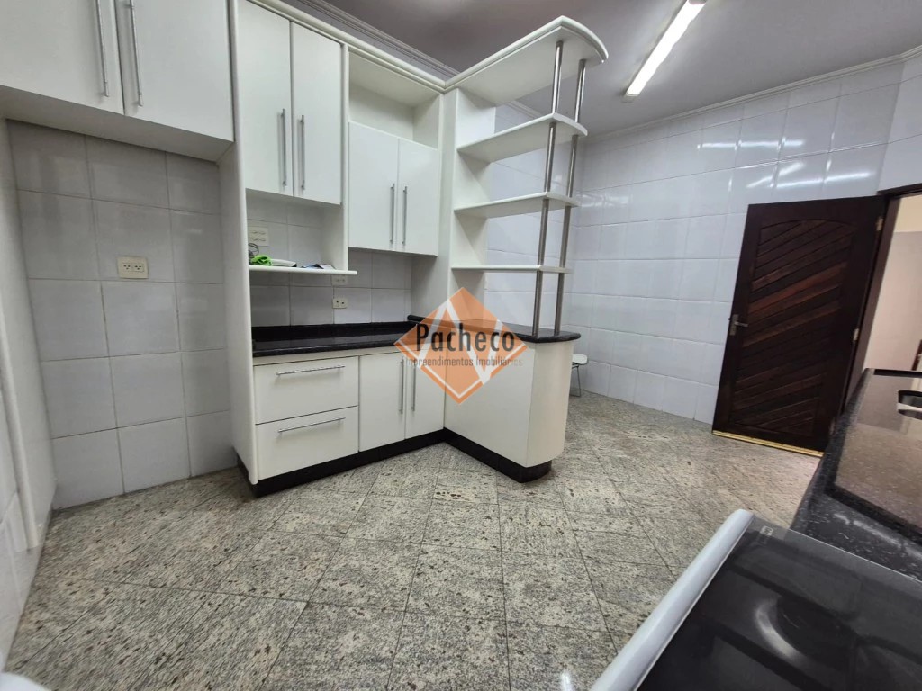 Sobrado, 3 quartos, 303 m² - Foto 7