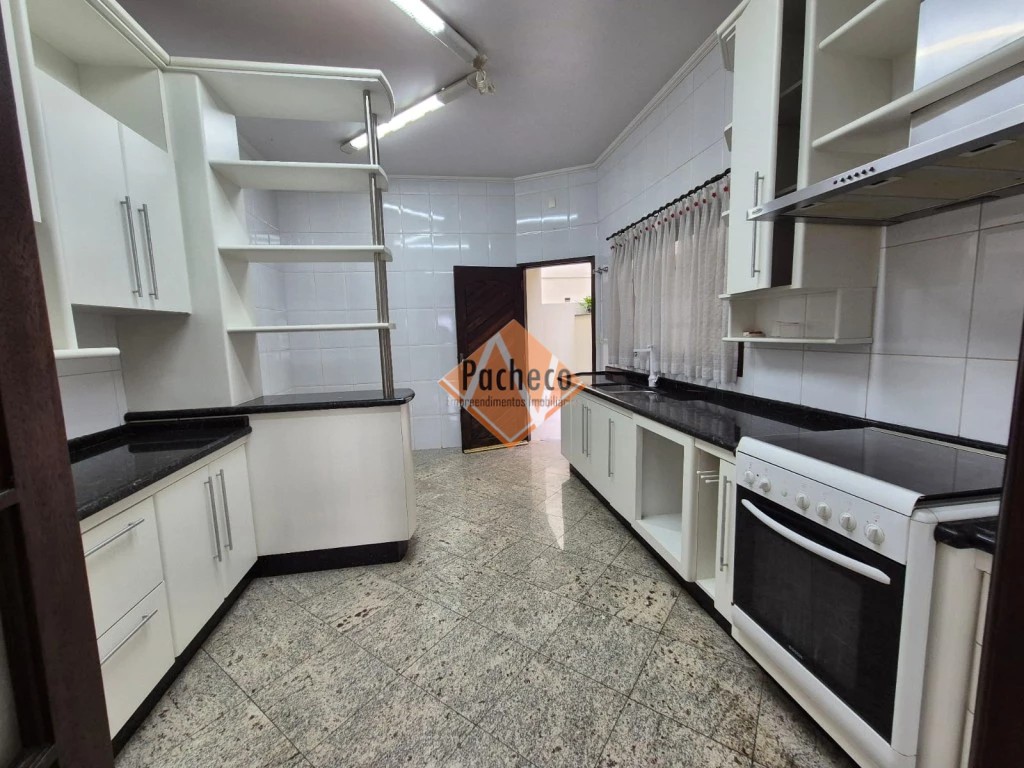 Sobrado, 3 quartos, 303 m² - Foto 8