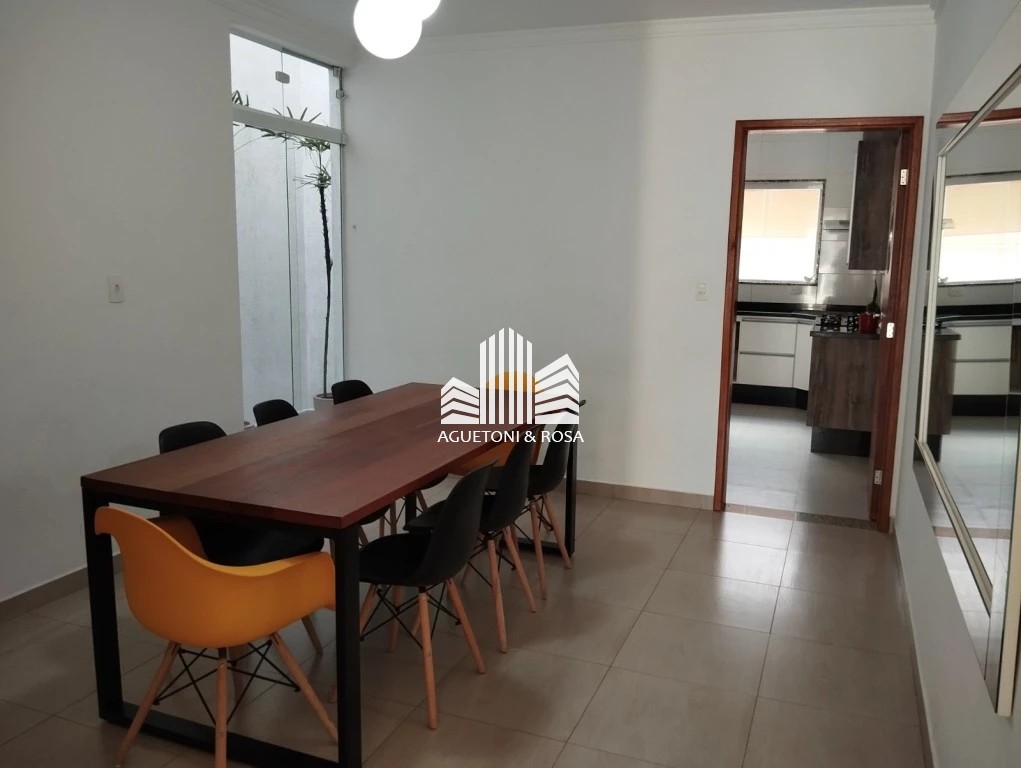 Sobrado à venda com 3 quartos, 200m² - Foto 3