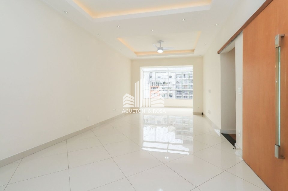 Apartamento à venda com 3 quartos, 134m² - Foto 3