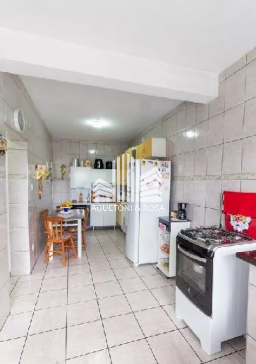 Sobrado à venda com 5 quartos, 200m² - Foto 9