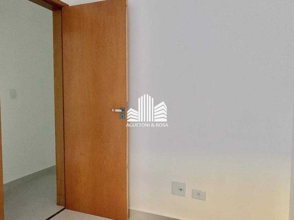 Apartamento à venda com 2 quartos, 37m² - Foto 2