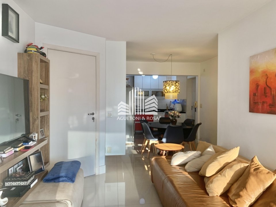 Apartamento à venda com 3 quartos, 94m² - Foto 3