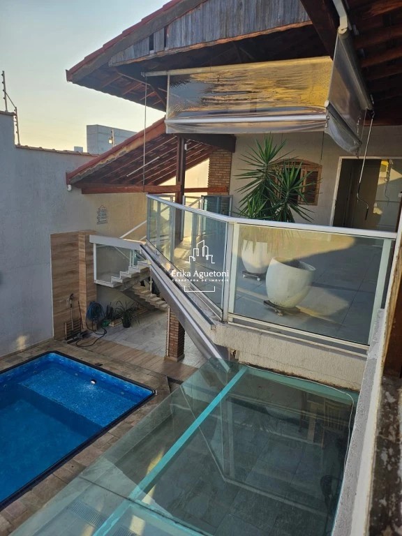 Sobrado, 4 quartos, 226 m² - Foto 1