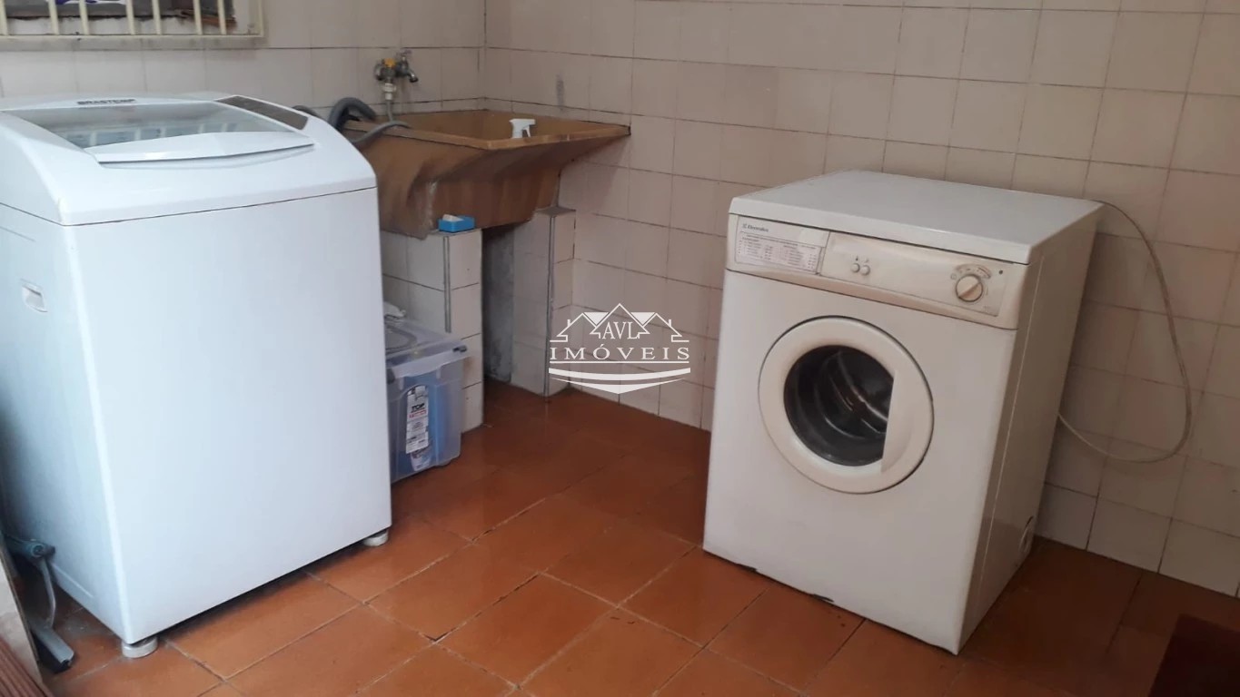 Casa à venda com 3 quartos, 200m² - Foto 13