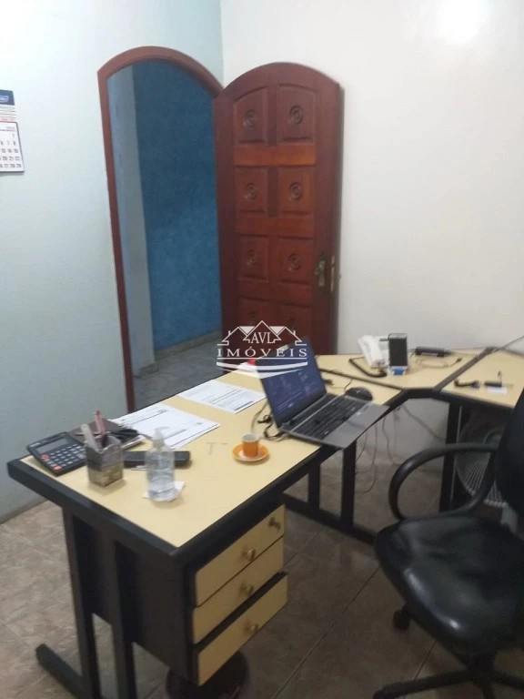 Loja-Salão para alugar com 8 quartos, 398m² - Foto 15