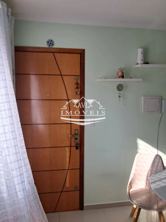 Apartamento à venda com 1 quarto, 32m² - Foto 2