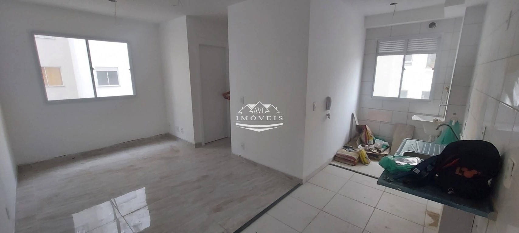 Apartamento à venda com 2 quartos, 42m² - Foto 2