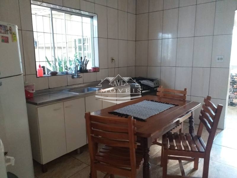 Casa à venda com 2 quartos, 200m² - Foto 8