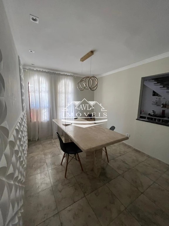 Sobrado à venda com 3 quartos, 200m² - Foto 3