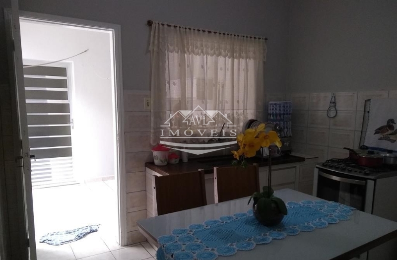 Casa à venda com 3 quartos, 100m² - Foto 1