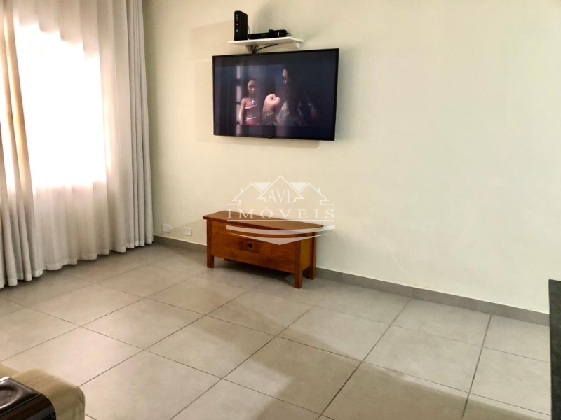 Casa à venda com 2 quartos, 100m² - Foto 3