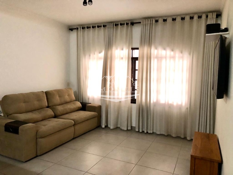 Casa à venda com 2 quartos, 100m² - Foto 2