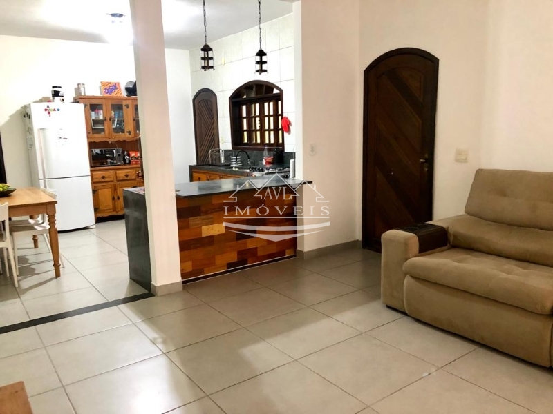 Casa à venda com 2 quartos, 100m² - Foto 4