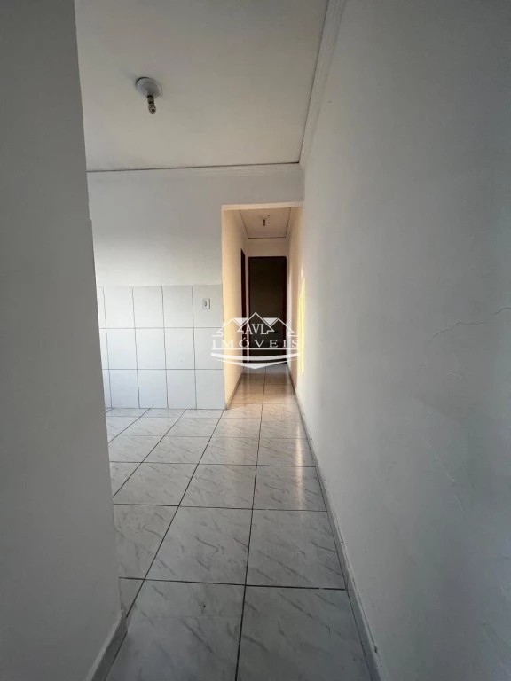 Casa para alugar com 2 quartos, 45m² - Foto 1